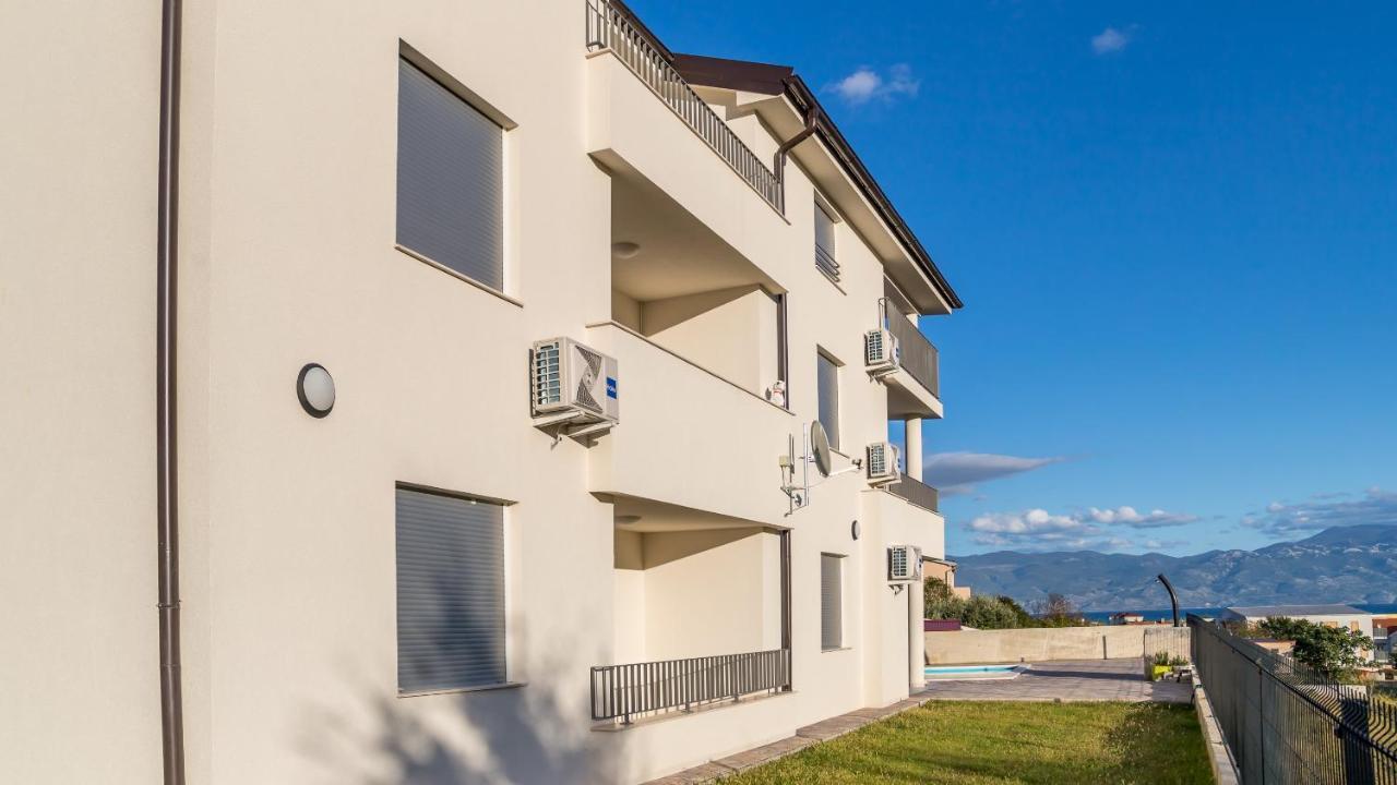 Apartment Lana Baška Extérieur photo