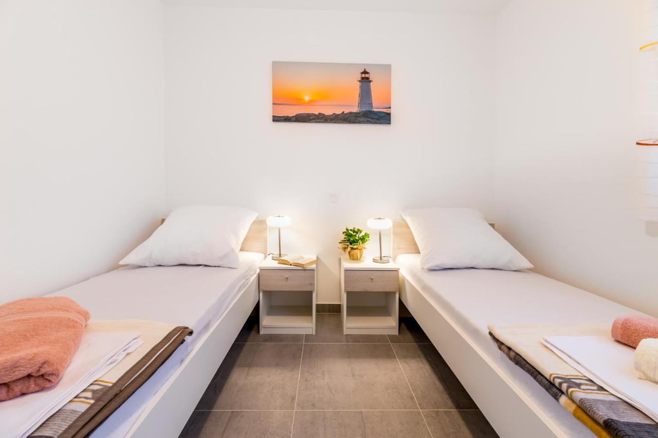 Apartment Lana Baška Extérieur photo