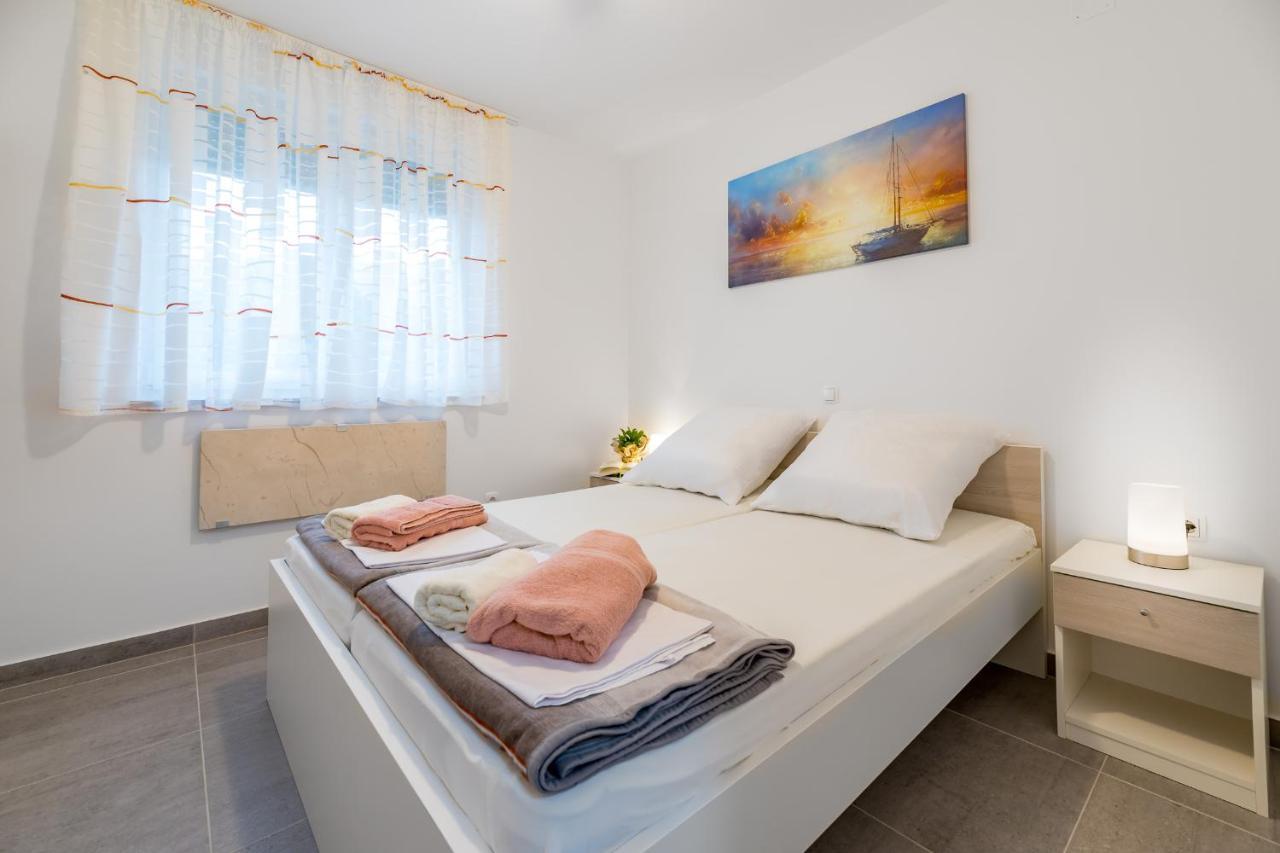 Apartment Lana Baška Extérieur photo
